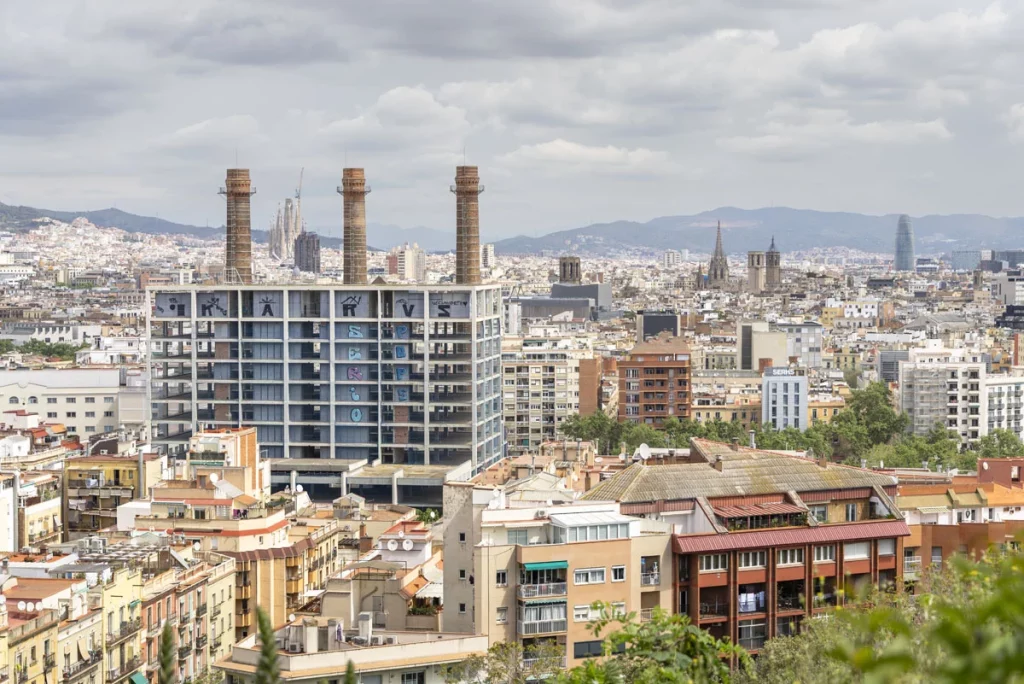 RUTA ARTE URBANO LEXUS LBX BARCELONA D13A1242 Motor16