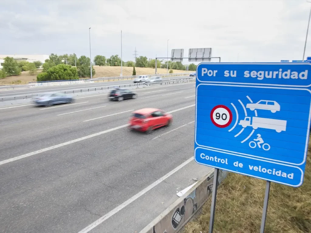 El Gobierno mueve ficha para que quienes superen los límites de velocidad acaben en la cárcel 'en menos que canta un gallo' 174 Motor16 Radar de trádico DGT