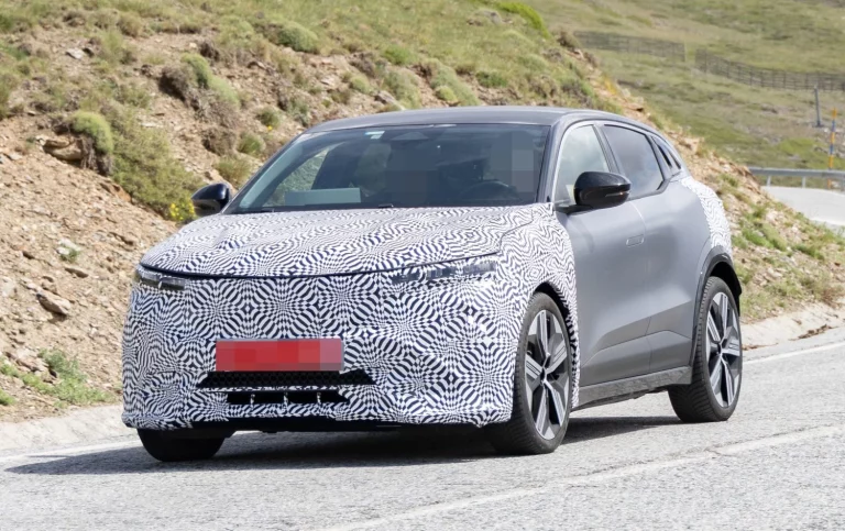 Fotos espía del Renault Megane E-Tech 2026, que tendrá más autonomía