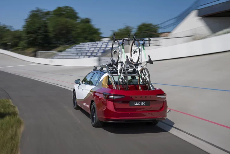 Škoda L&K 130: el ‘coche de los estudiantes’ pensado para ayudar a los ciclistas