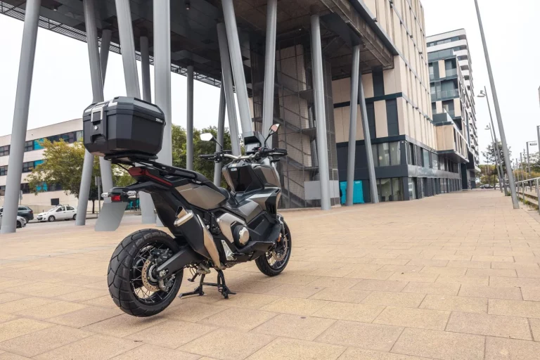 Nuevo baúl para moto Shad Terra TR41