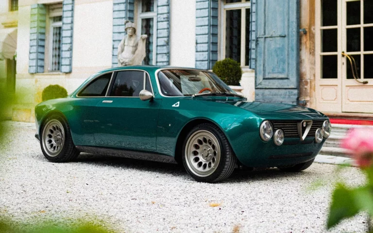 El Alfa Romeo Giulia GT Veloce recibe dos nuevos restomods: Totem GTSuper Persephone y Totem GTElectric Gaia