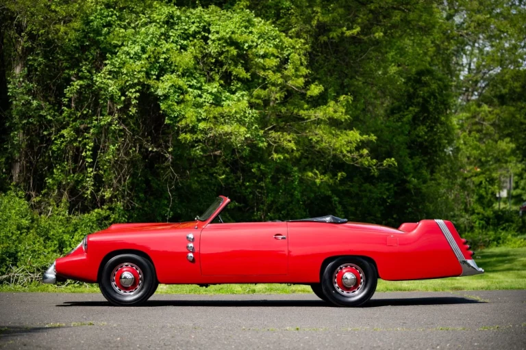 El coche feo del día es este Spohn DV-13 Convertible de 1957