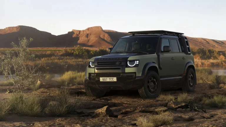 Land Rover lanza el Defender Trophy, una competición de aventura y una serie especial de su icónico 4×4