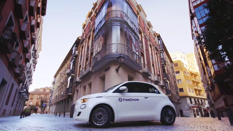 Free2move promete “recargar” en Madrid los Fiat 500e en 5 minutos
