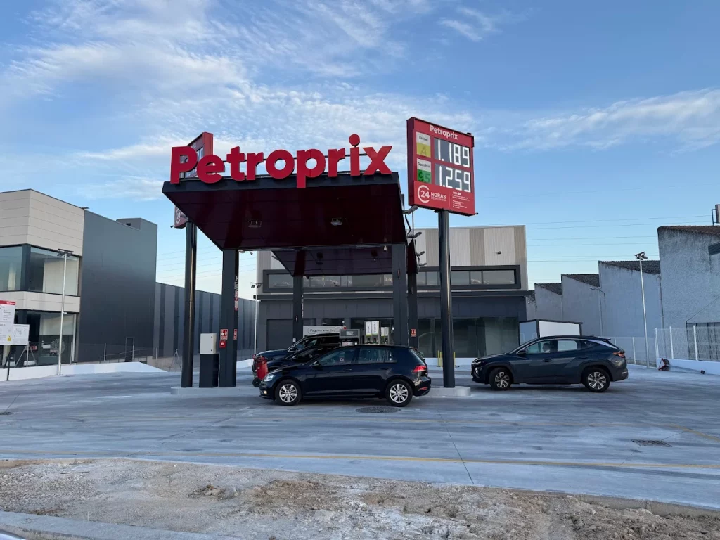 La OCU quiere zanjar el tema: ¿Es mejor repostar gasolina premium o no? 33 Motor16 gasolinera low cost