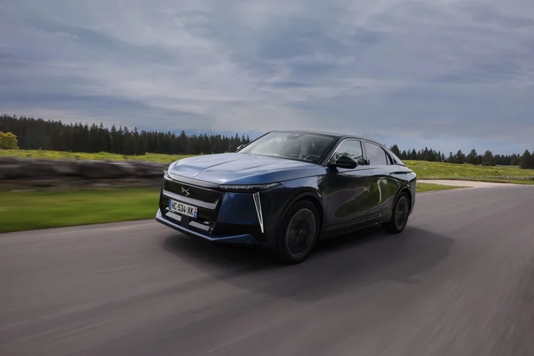 Primera prueba del DS N°8: Dinámica excepcional para el nuevo buque insignia francés