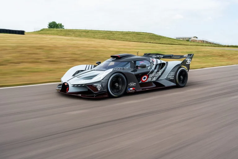 Cada Bugatti Bolide incluye un programa de entrenamiento en circuito. Así se forman sus formadores