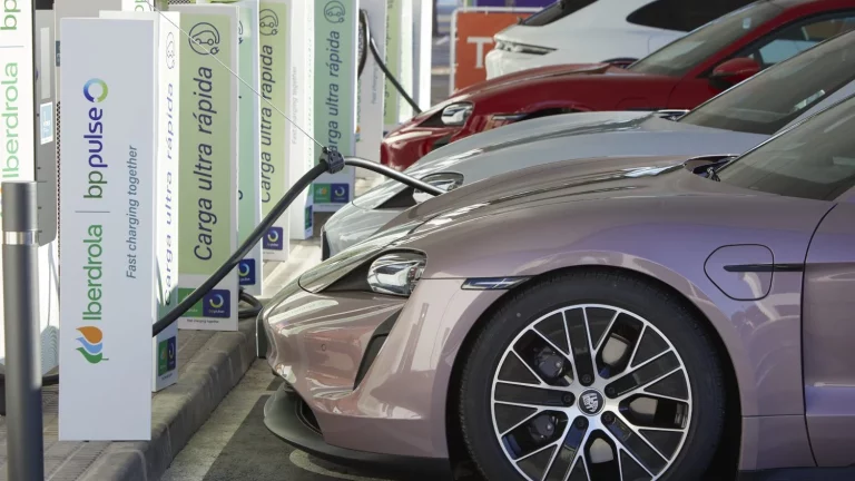 Más de 500 cargadores en España y Portugal están firmados por esta marca premium