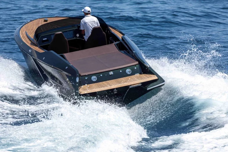 Frauscher x Porsche 850 Fantom: La embarcación con ‘alma’ de Macan se anota un nuevo récord