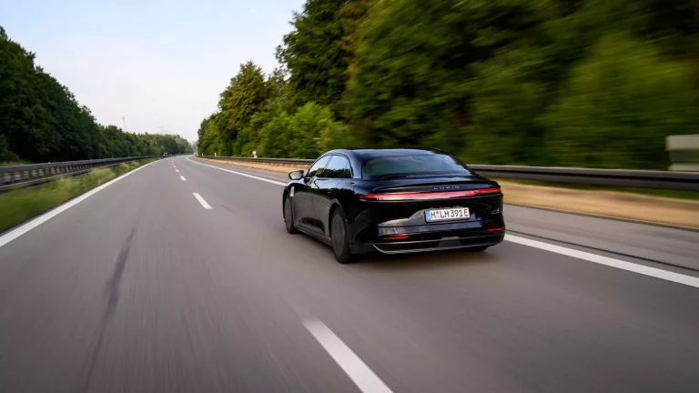 Lucid Air: la actualización OTA de julio corrige el riesgo de incendio detectado por la NHTSA