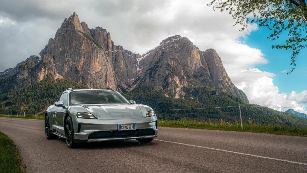 2025 Porsche Taycan Los Dolomitas. Imagen portada.
