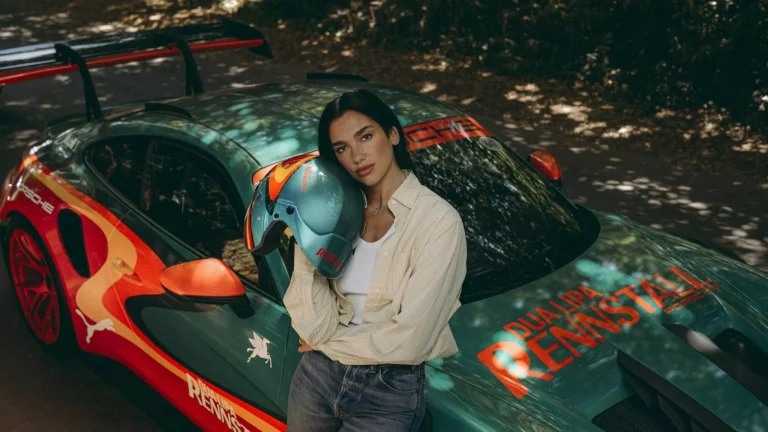 Esta será la única oportunidad de hacerte con el coche de Dua Lipa, una joya que es única en el mundo y que tiene una buena causa