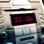 Limpia el condensador del aire acondicionado del coche y ahorra 150 euros en el taller