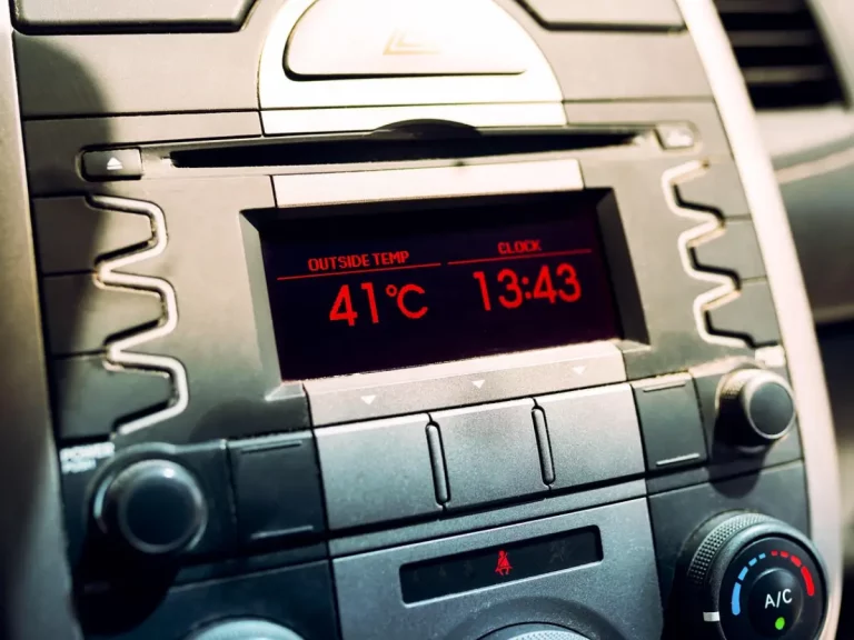 El truco para no pasar más calor: Así puedes multiplicar la eficacia del aire acondicionado en tu coche
