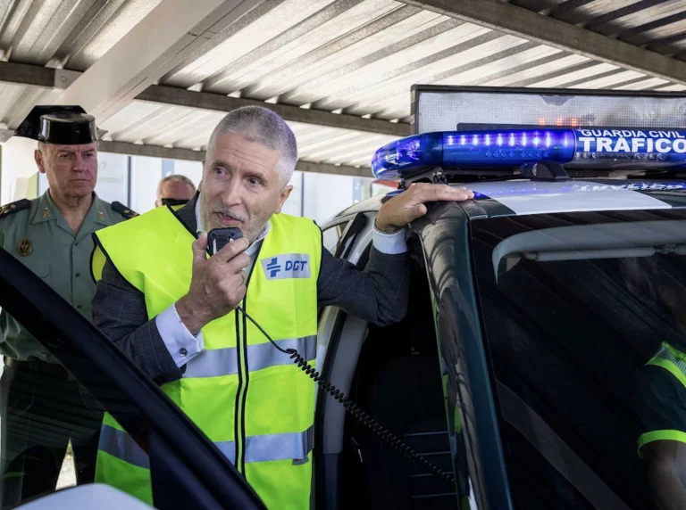 El mensaje del ministro Grande-Marlaska a los agentes de la Guardia Civil de Tráfico para esta Operación Salida