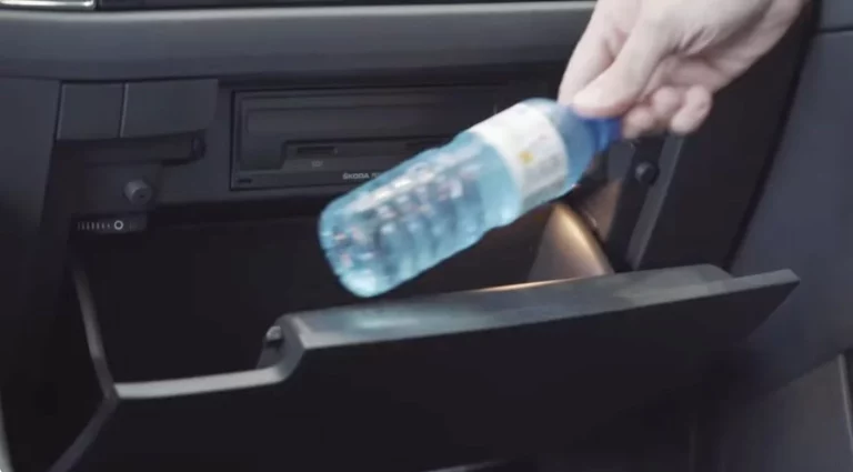 El secreto que encierra la guantera de tu coche y que deberías explotar este mismo verano