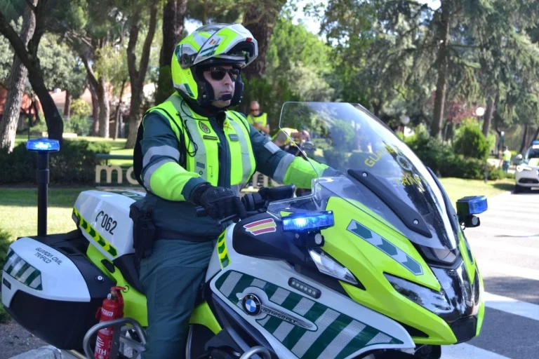 El sorprendente acuerdo al que han llegado la DGT y FECSA que afecta de forma directa a la Guardia Civil de Tráfico