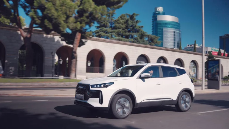 Primera prueba del EBRO s400 HEV. Convincente