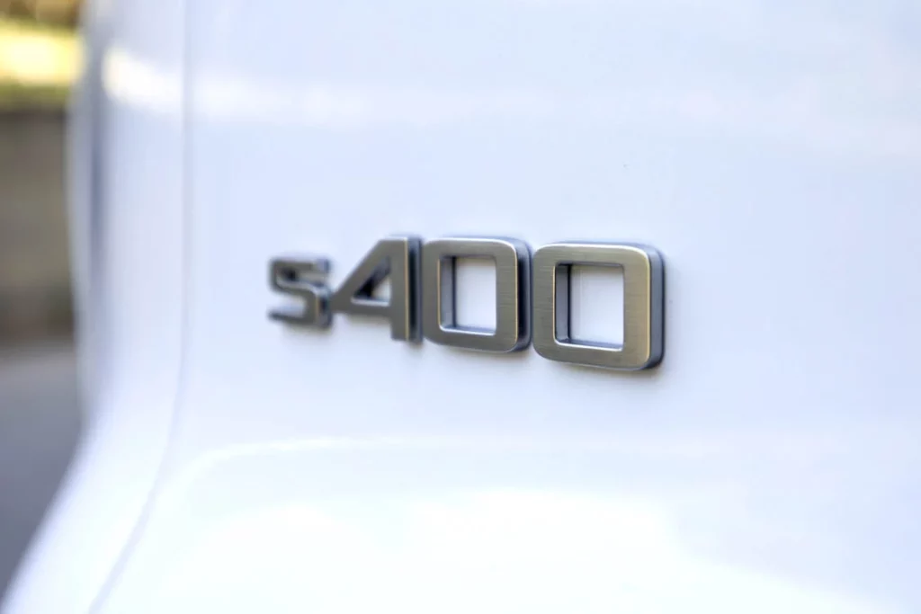 2025 EBRO s400. Imagen logo.