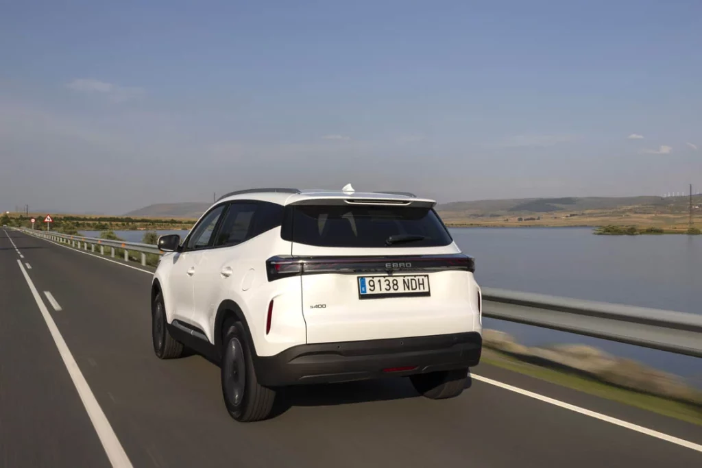 2025 EBRO s400. Imagen movimiento.