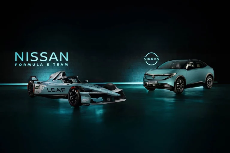 El equipo Nissan de Fórmula E se pinta con el color exclusivo de este modelo eléctrico