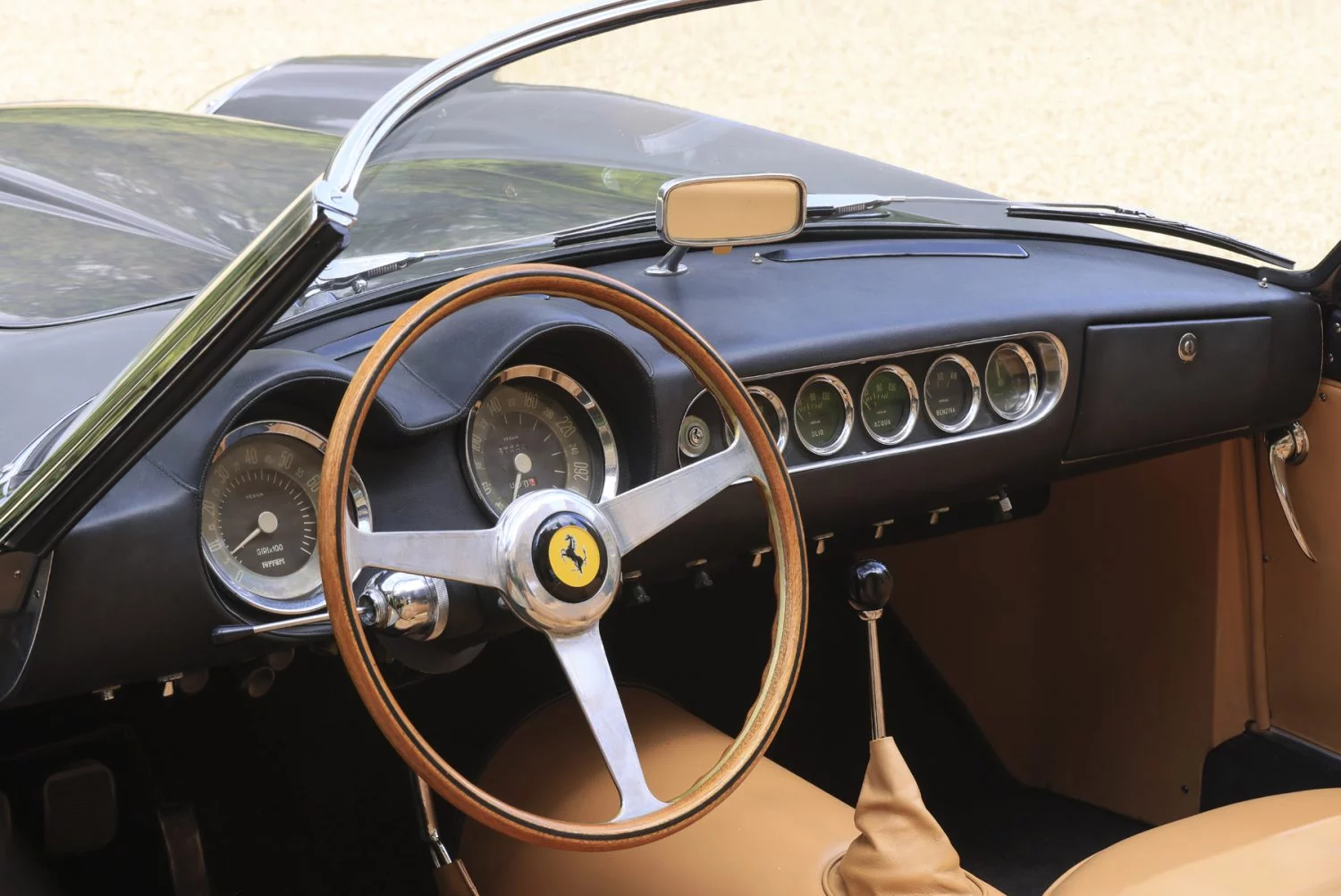 Un Ferrari 250 GT SWB California Spider Competizione pretende alcanzar los 20 millones en Pebble Beach