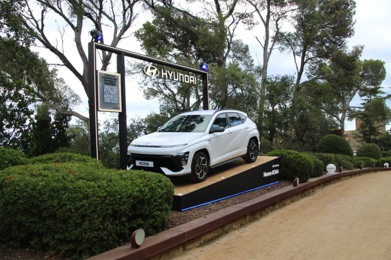 La marca de coches que conduce las giras de Miguel Ríos y Mikel Izal