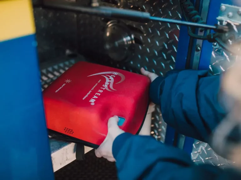 El kit de emergencia que la Unión Europea recomienda llevar en tu coche este verano (y el resto del año)