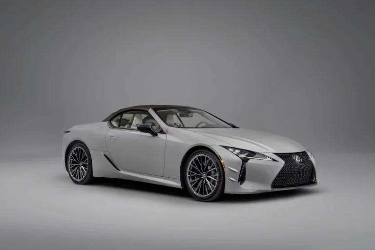 Lexus LC 500 Convertible 2026: el arte de conducir sin techo