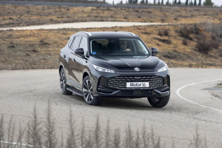 Prueba del MG EHS PHEV 272 CV Luxury: cada vez más eficiente y menos ‘low cost’