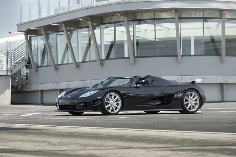 Ni con los 400.000 euros del gordo de la lotería de navidad podrás llamar a la puerta de estas marcas de coches