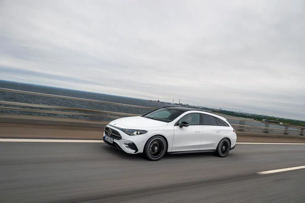 El Mercedes-Benz CLA Shooting Brake ya tiene precios en España 2 Motor16 2025 Mercedes-Benz CLA Shooting Brake. Imagen movimiento.