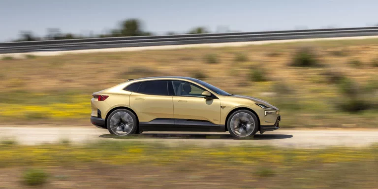 Prueba del Polestar 4 Dual Motor Long Range. En la diferencia está la virtud
