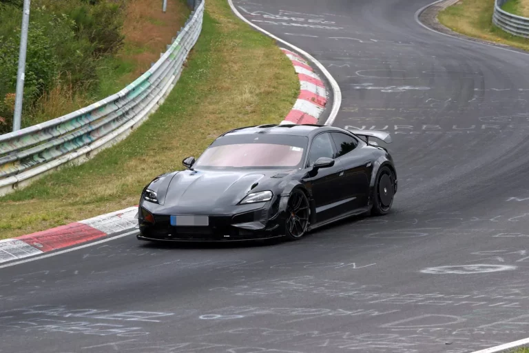 Fotos espía del Porsche Taycan Turbo GT Manthey Racing: A por el récord