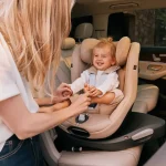 Multa a las sillitas infantiles: 200 euros y 4 puntos si tu silla no cumple la norma i-Size que aplica la DGT