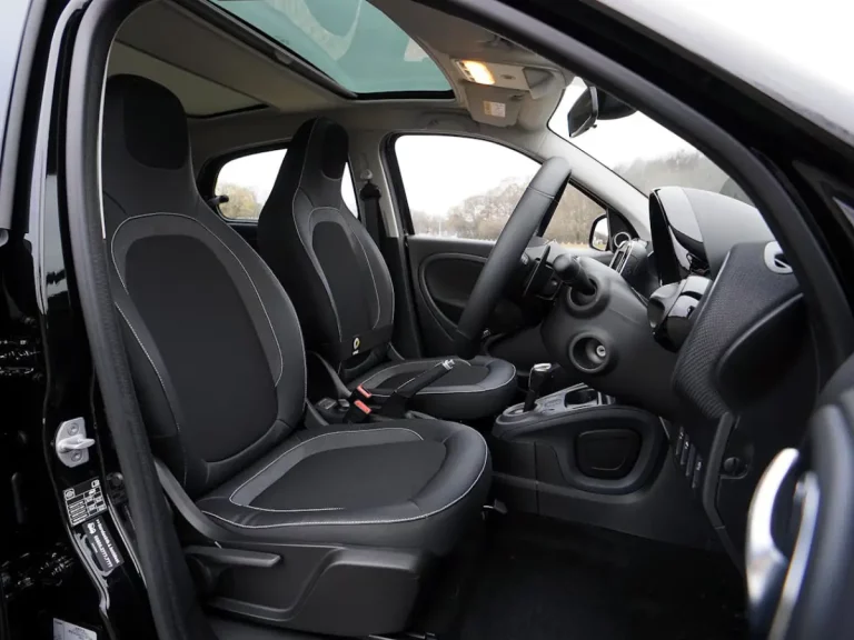 Limpia la tapicería del coche por menos de 5 euros: Carrefour lo ha hecho posible con este producto viral