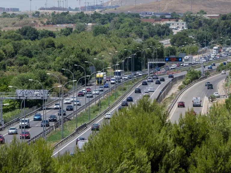 Ten cuidado si pasas por delante de ellos: Estos son los radares de la DGT que más multas ponen