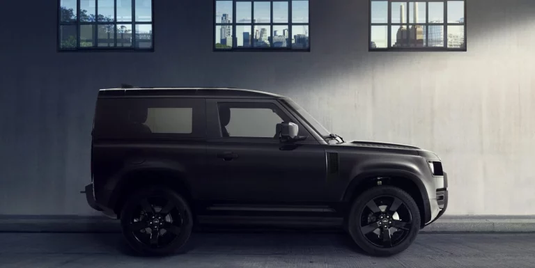 El Defender Edition 53 pierde cosas para homenajer al Land Rover Station Wagon