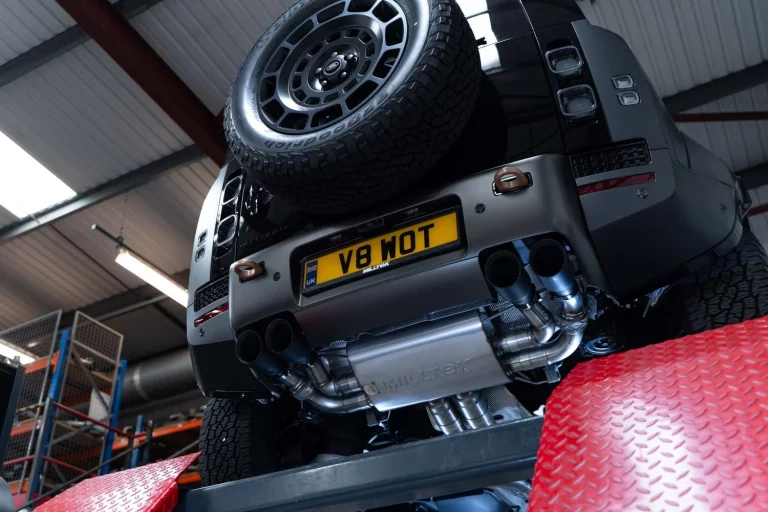 El escape Milltek del Defender OCTA ya tiene precio… y vídeo