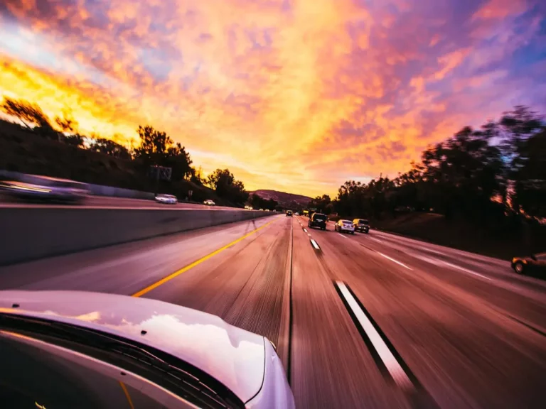 Calor o velocidad: ¿qué afecta más a la autonomía de tu coche eléctrico en verano?