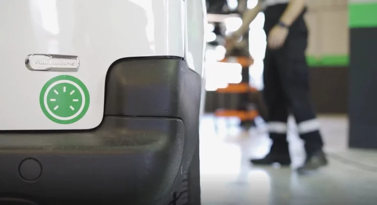 Si tu taller de confianza no cumple estos 4 requisitos, jamás lleves allí tu coche eléctrico o híbrido enchufable