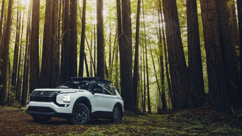 Mitsubishi anuncia dos nuevos modelos que podrías no llegar a ver por aquí 2 Motor16 2025 Mitsubishi Outlander Trail Edition. Imagen portada.