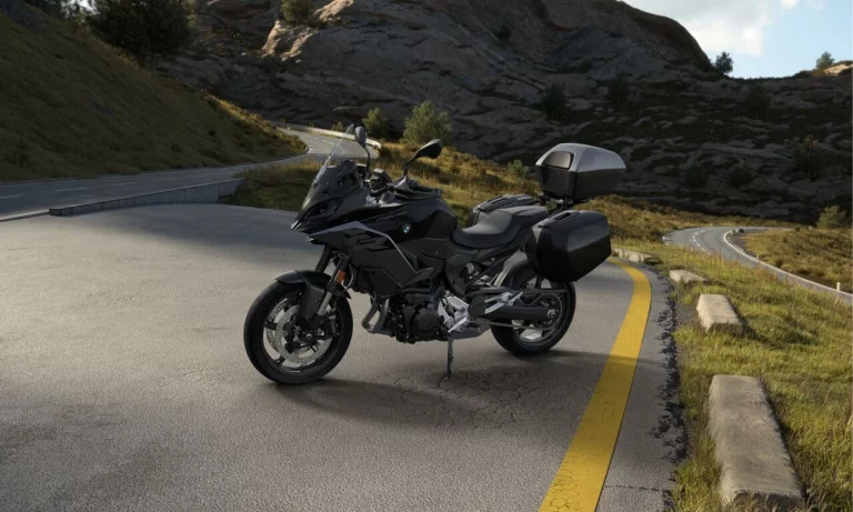 Prueba de la BMW F 900 XR 2025: Deportividad lógica