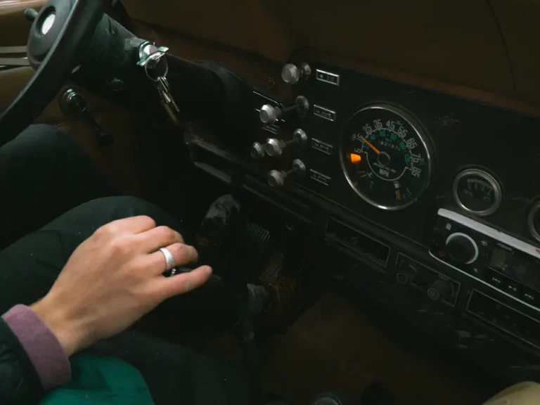 Cuidado con el cambio de marchas: Un experto explica lo que estás haciendo mal