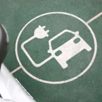 Guía para instalar la recarga de flota eléctrica en base: cargadores AC y DC desde 1.500 € por punto