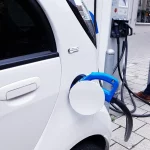 Mitos del coche eléctrico: dudas y realidades que debes conocer