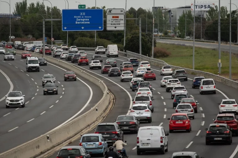 Operación retorno de vacaciones: las horas y los tramos que la DGT recomienda evitar para volver sin atascos