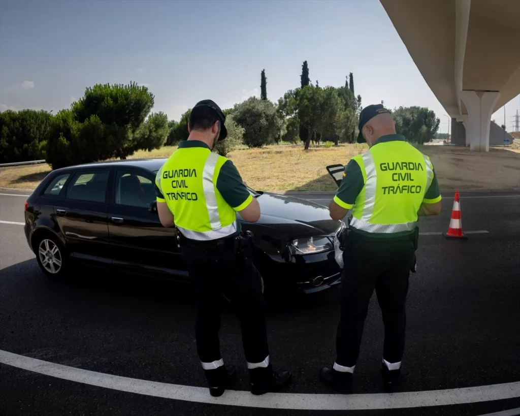 José Manuel (52), abogado: "No siempre la Guardia Civil te pueden poner dos multas de tráfico en el mismo día" 2 Motor16 EuropaPress 6073498 control trafico guardia civil mostoles julio 2024 mostoles madrid espana Motor16