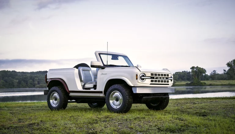 Ford celebra los 60 años del Bronco con este Roadster Concept